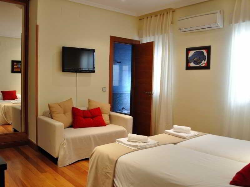 Gran Via Sol Apartamentos Madrid Luaran gambar