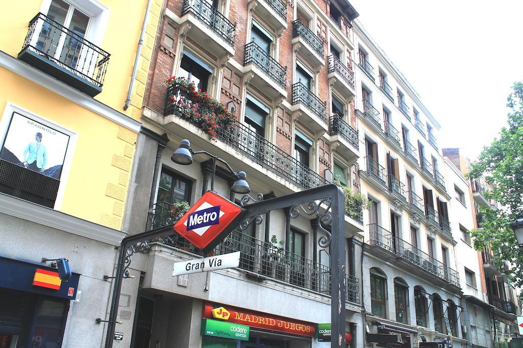 Gran Via Sol Apartamentos Madrid Luaran gambar
